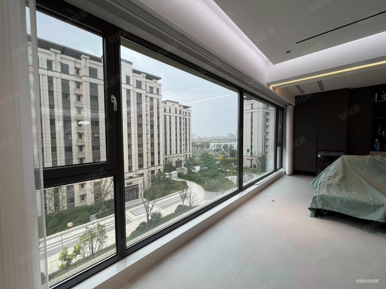 七子连湖中海河山郡中海世家143平米豪华装修落地窗