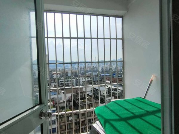 南宁横县横县城区金海棠市中心地段,精装电梯两房出租,配套齐全出租