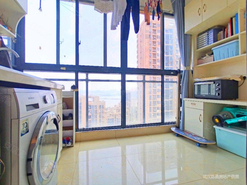 江夏客厅地铁口,清江泓景精装两房,拎包入住,房东急卖!