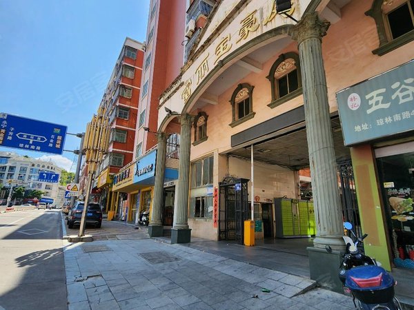 泉州石狮石狮市步行街富丽宝豪庭二小旁富丽宝豪庭四房租金2200元出租