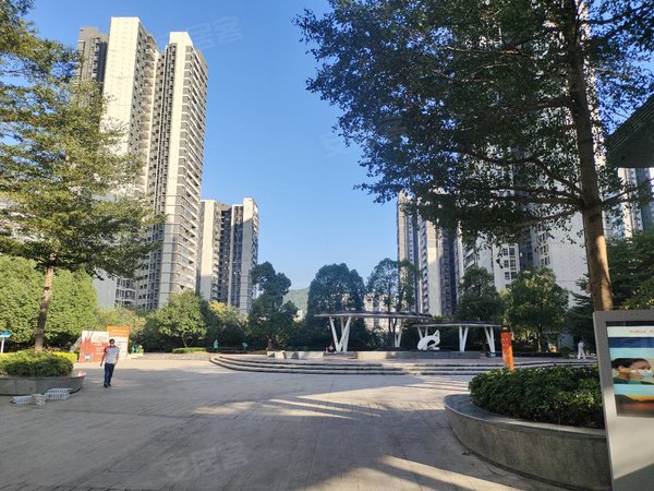 广州南沙金洲越秀滨海御城越秀滨海御城南向三房2卫近地铁口,仅租3500