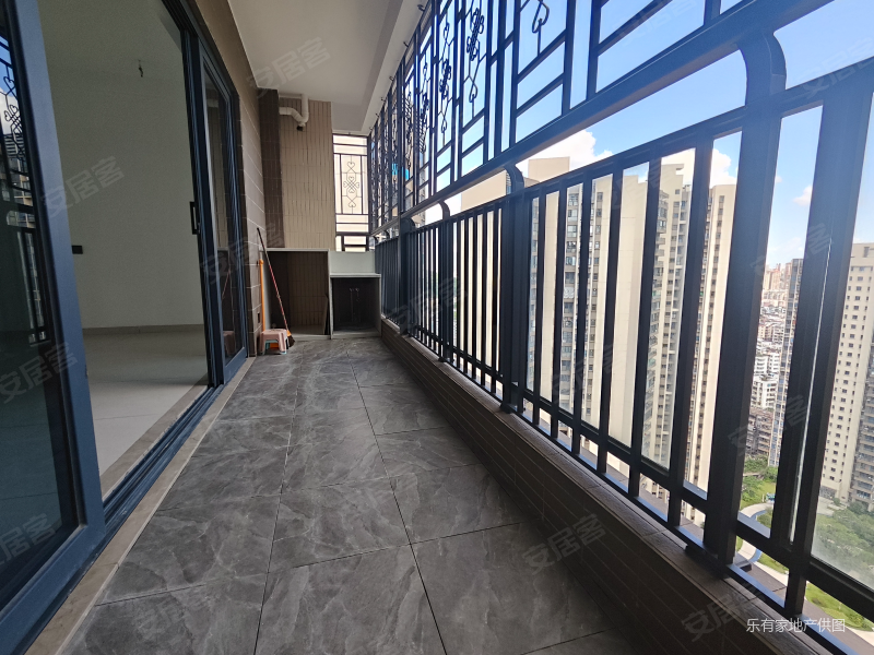 东汇城富港天荟湾 配套成熟 楼龄新视野无遮挡 交通便利