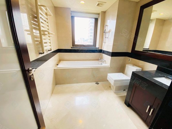 青岛崂山石老人上实海上海香港东路 上实海上海 精装大平层出租房源