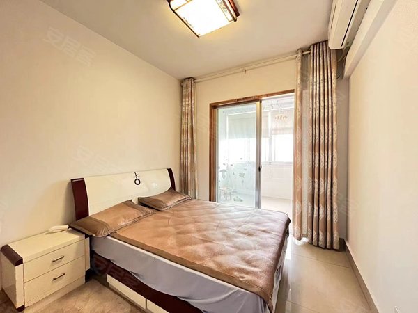 长沙岳麓咸嘉湖观湖公寓西湖公园湖景房 房东自住装修 民用水电 近双