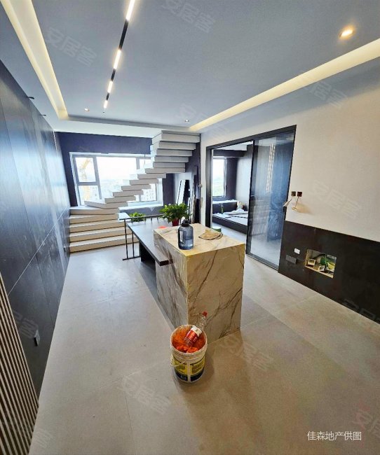 空港绿城一期精装修顶跃