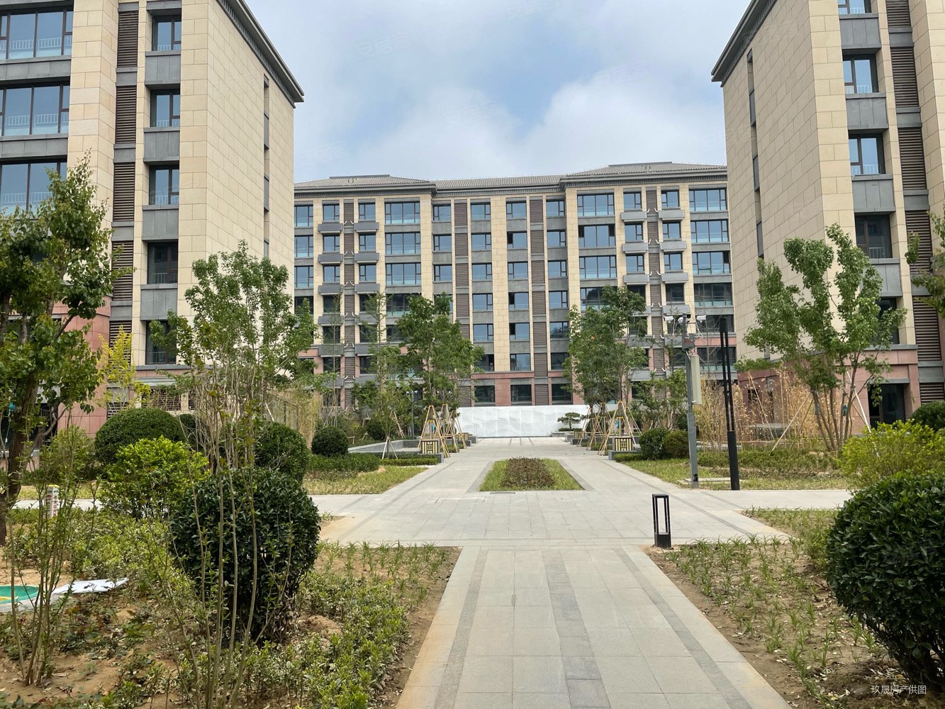 浞河八号4室2厅2卫150㎡南北127万