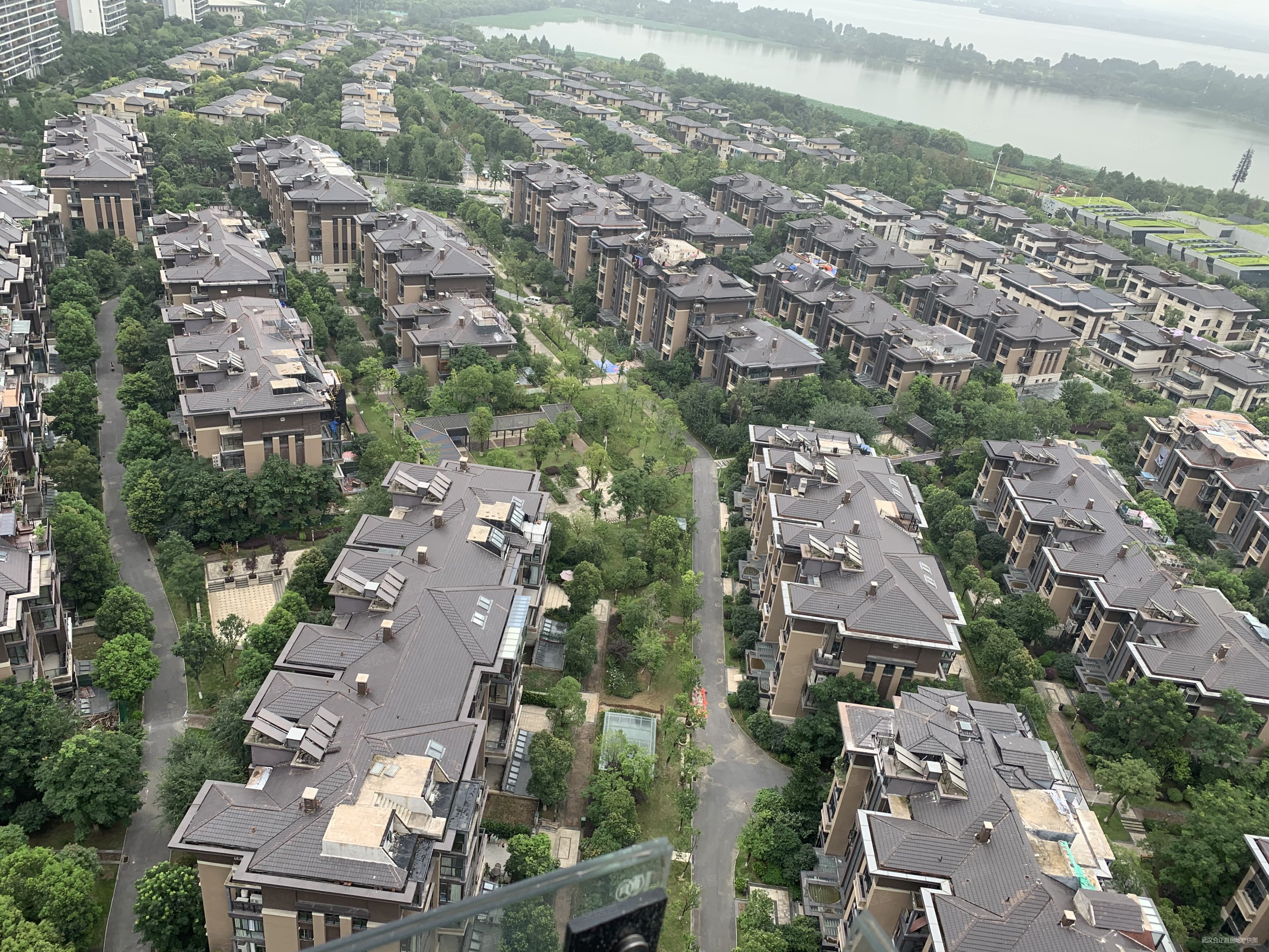 纯水岸东湖三期