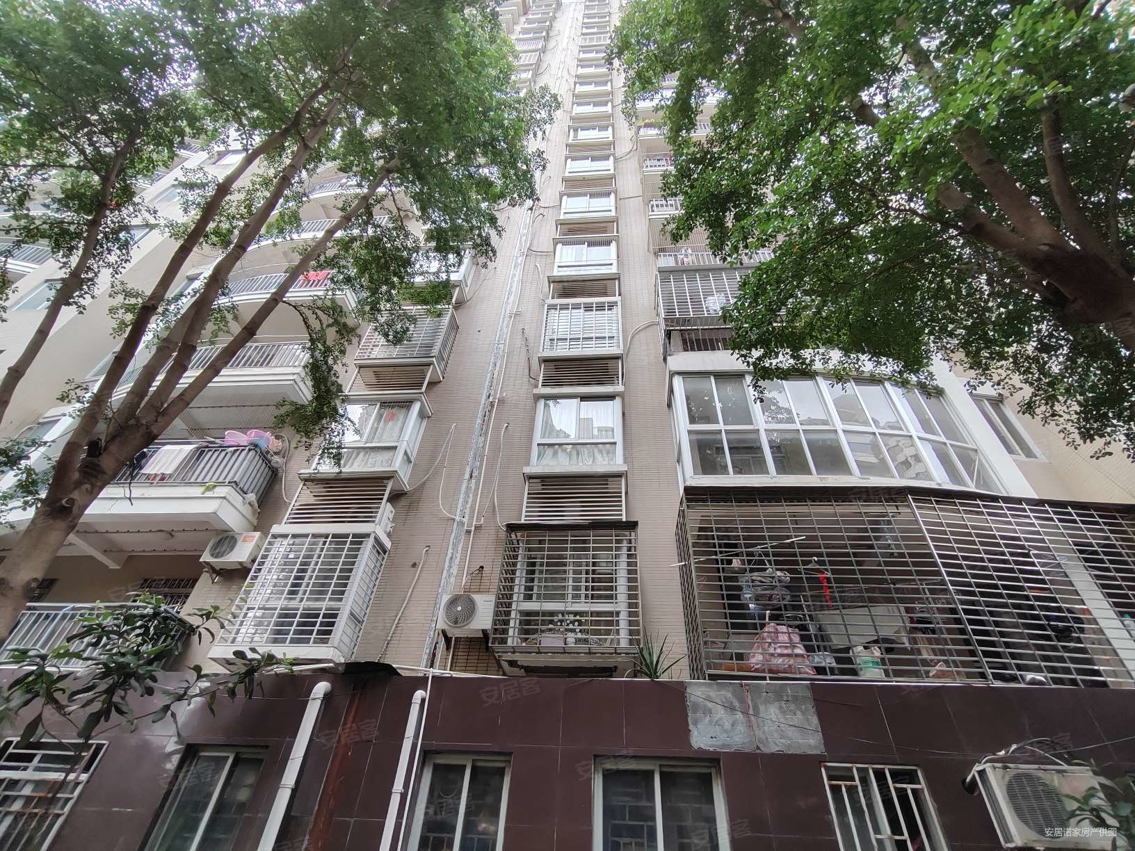 嘉鑫银座3室2厅2卫137.9㎡南北132万