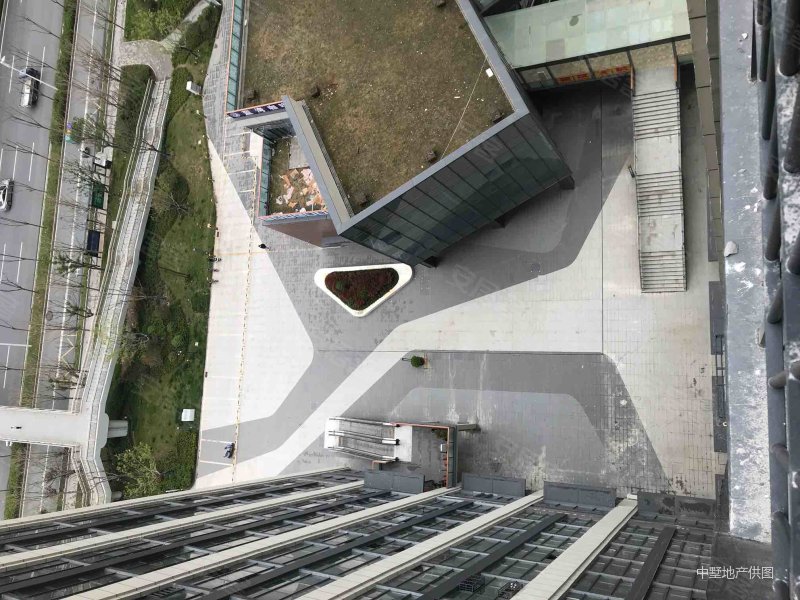 陶冲湖 带电梯 精装修 车位充足 高楼层采光充足 看房有钥匙,新站广场