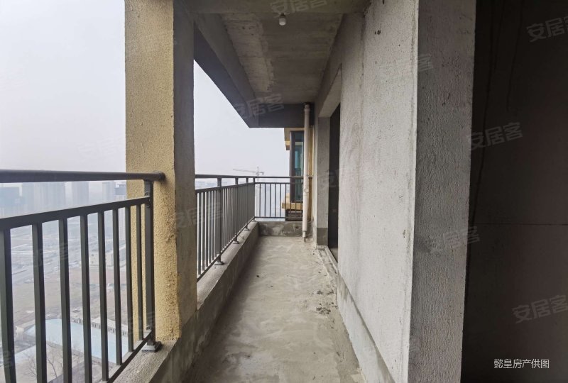 1梯1户业主凌波苑毛坯四室还能砍价一线河景房