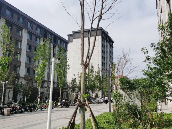 北京海淀西北旺西山锦绣府(锦华园)主卧阳台 近地铁16号线 西北旺