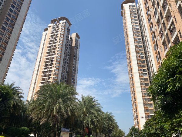 南宁江南五一路骋望珺玺急租骋望珺玺精装三房,家具齐全,拎包入住出租