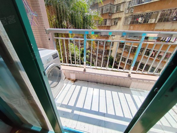 深圳罗湖黄贝岭环岛丽园采光通风好,客厅出大阳台,家私家电齐全,看房