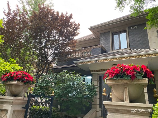 康城暖山5室4厅4卫416.8㎡南北2289万