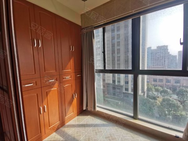 上海杨浦新江湾城戎辉苑戎辉苑新出四房 高楼层 紧邻十号线 豪华装修