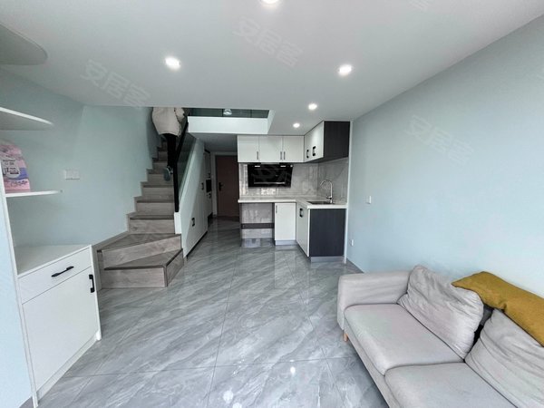 昆明五华龙泉路万彩城(商住楼)万彩城loft公寓两室 装修漂亮居家办工