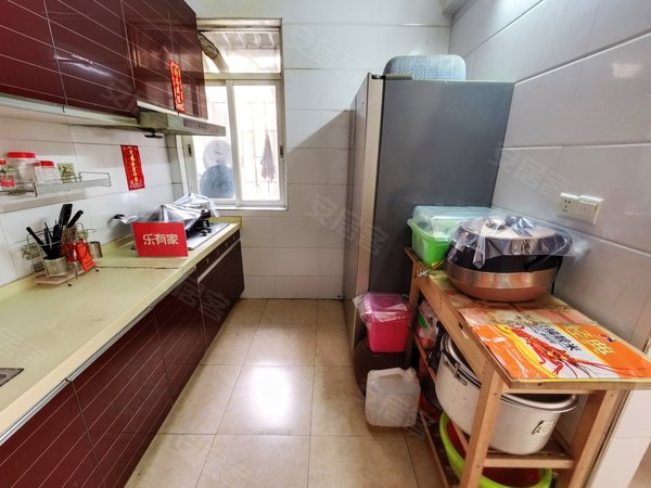 广州番禺市桥江南新邨江南新村近地铁口三号线,交通方便,楼下停车位