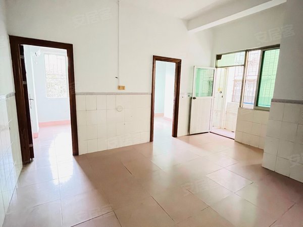 深圳龙华龙华共和新村近富士康 油松 文化广场,电梯两房一厅空房,可