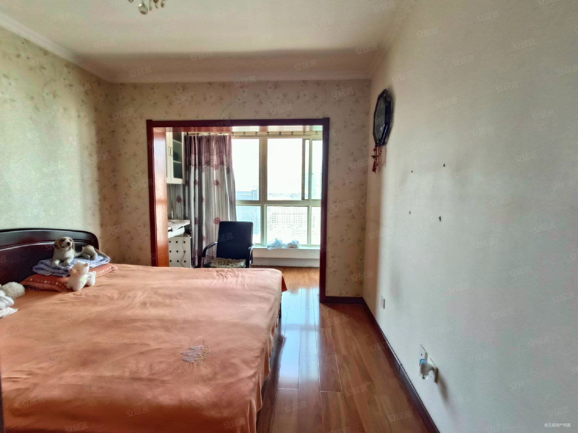 花鸟鱼市旁边 电梯房 拎包入住 看房方便 兰化三中 可按揭