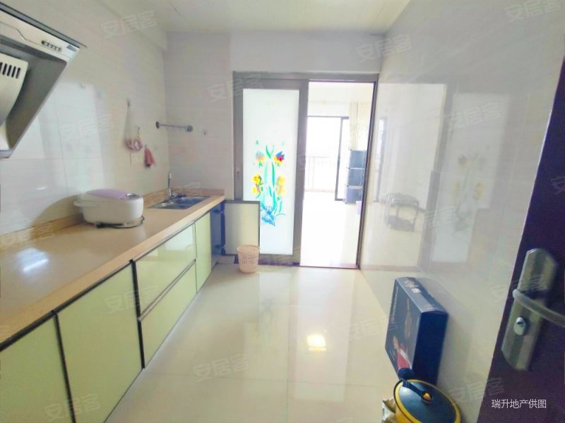 莲丰花园 产权清晰 刚需小三居 买来自住出租都不错!