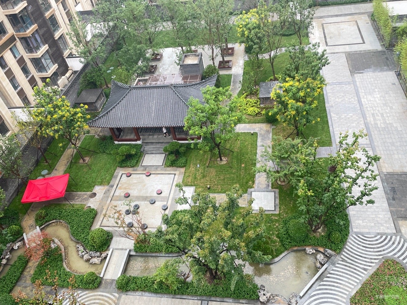 泰禾金府大院环境优雅人车分流看房方便前后边户