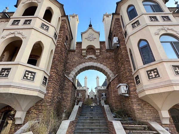 沈阳浑南棋盘山国王湖(别墅)城堡 沈阳之巅 醉牛的房子 城堡出租 美式