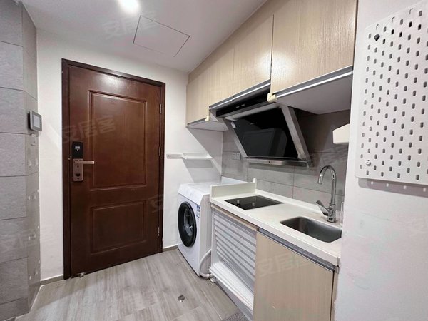 深圳南山华侨城侨城尚寓白石洲地铁站,精装公寓电梯1房,近科技园世界