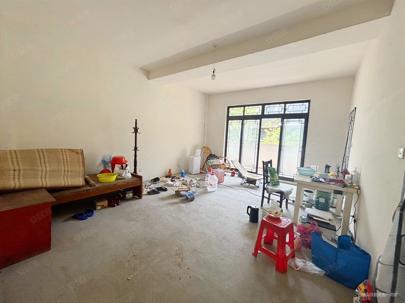 南湖秋月4室2厅4卫258㎡南320万