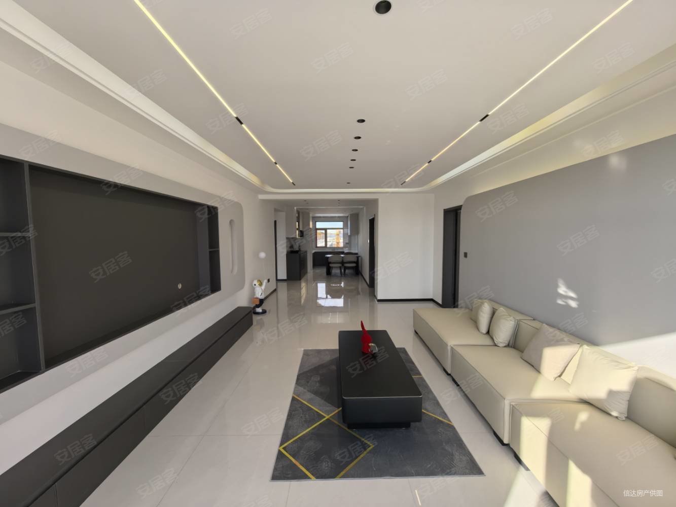 世纪嘉园3室2厅2卫141㎡南北93万