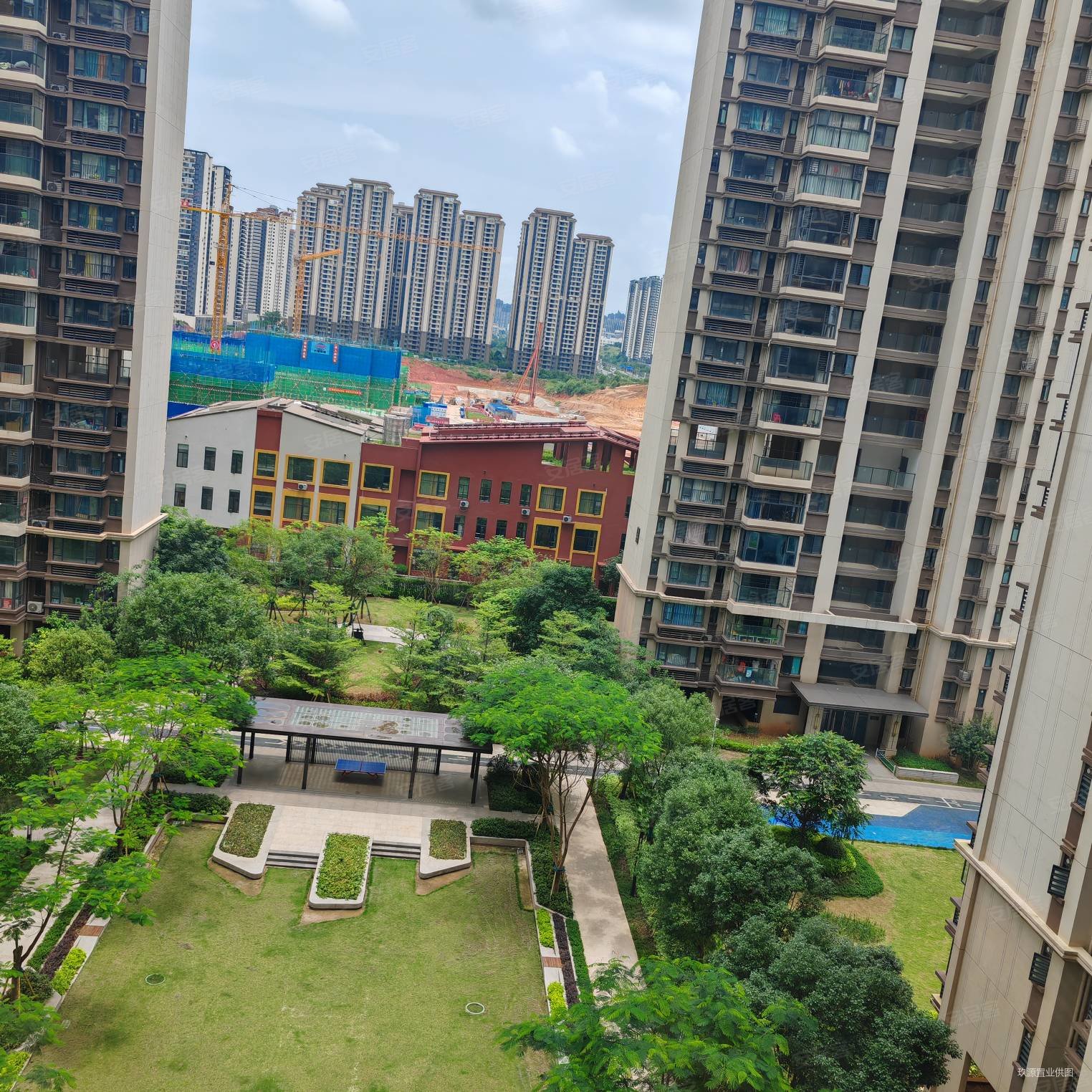 五象澜庭府锦苑3室2厅2卫94.82㎡南83万