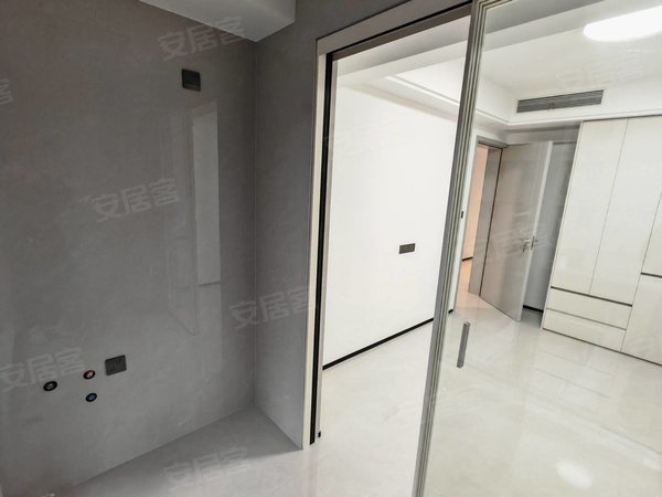 金华东阳东阳市中心朝阳大众华府您没看错 精装修4室 出租。全新家具 真的很靓眼出租房源真实图片