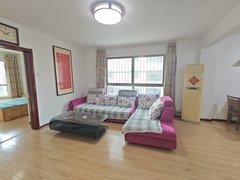 威海经区皇冠长峰，边户好楼层，南北通透，三室精装修拎包入住，随时看房有钥出租房源真实图片