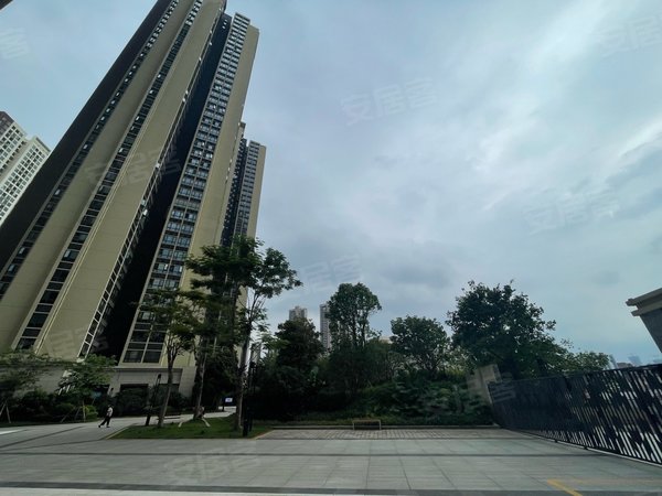 深圳坪山坪山佳华领悦广场小区门口16号线新合站,龙坪天虹,高铁站,近