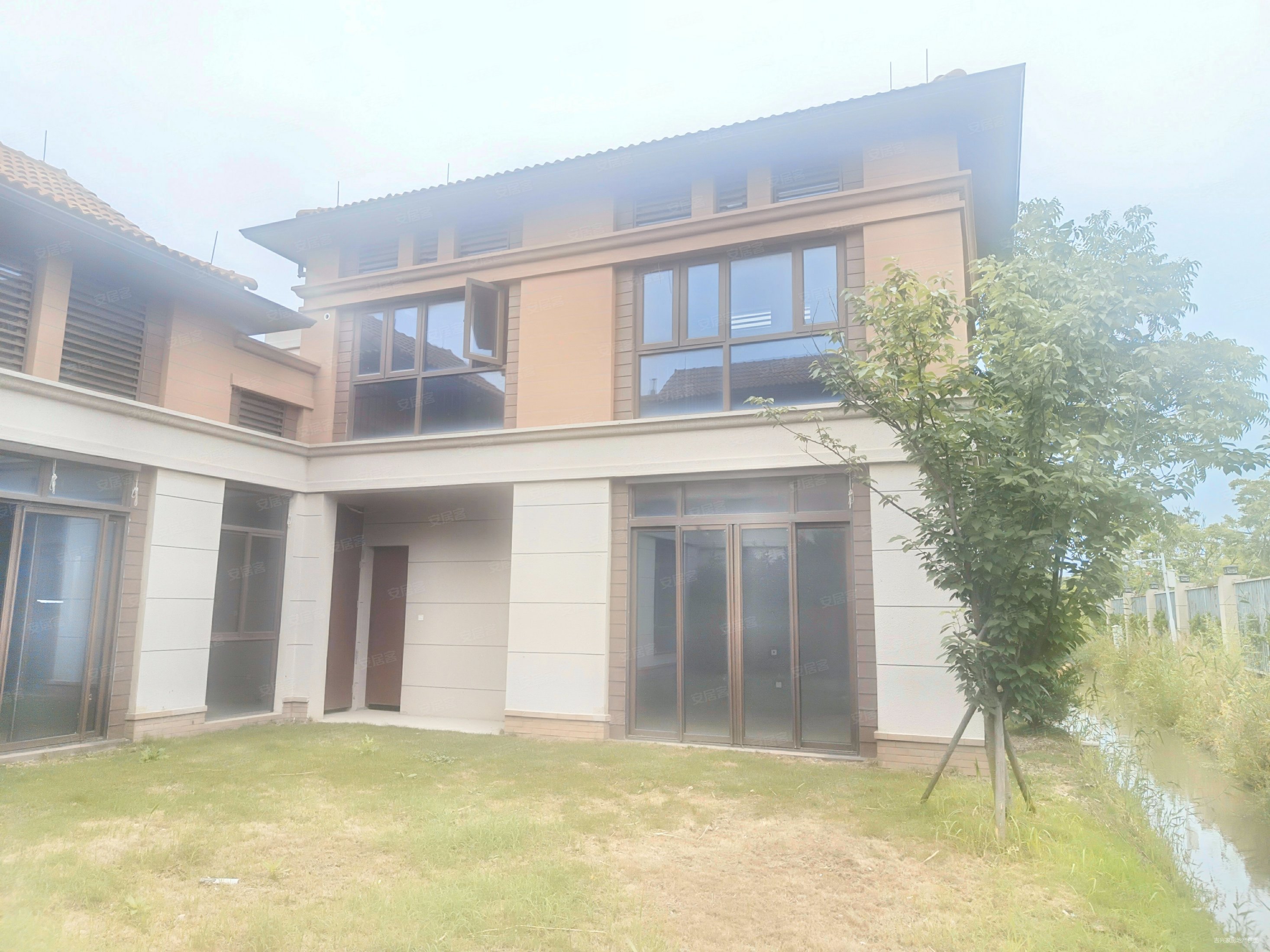 碧湖园十里江南,小区 排观元荡湖,视野开阔,北入户,南花园,碧桂园十里