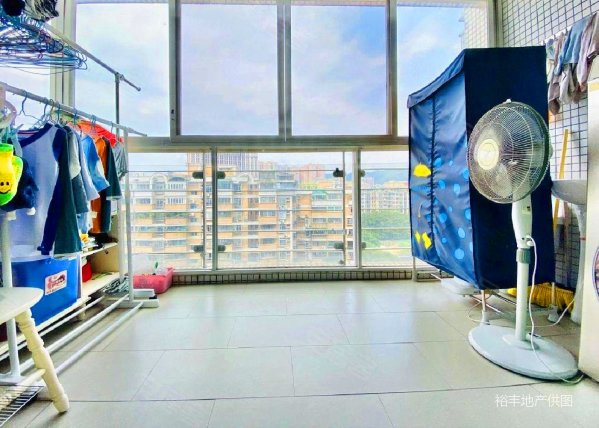 云景名都2室2厅1卫75.19㎡东北390万