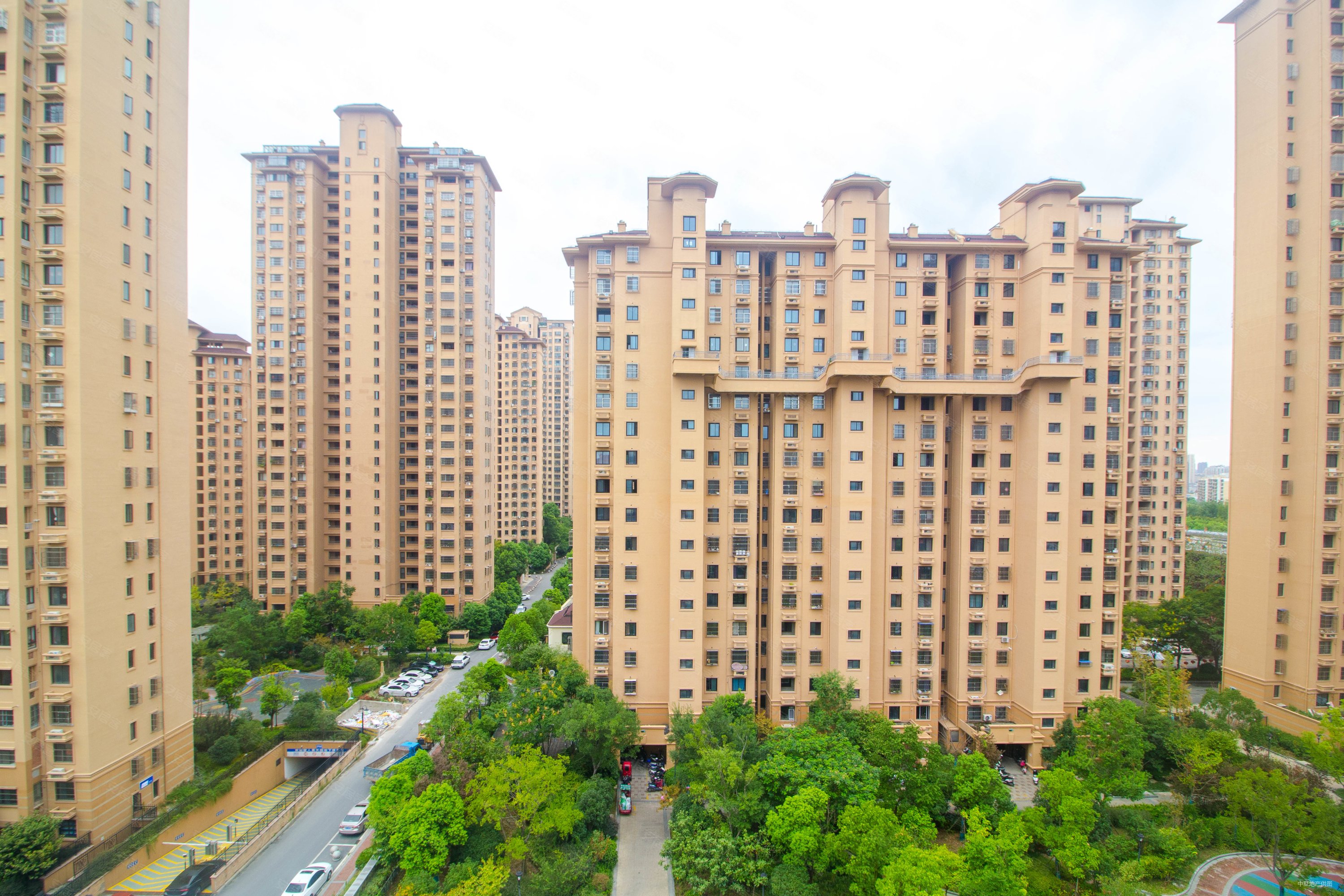 瑶海公园南北通透3室2厅隆昊昊天园精装修