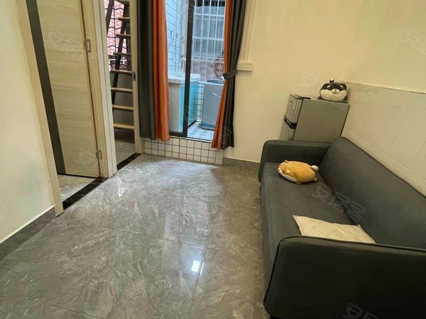 广州天河柯木塱柯木塱背坪拾排街自建房凤凰汇附近,复式两房一厅,家私