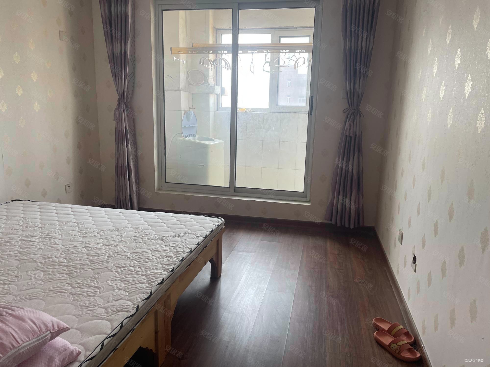 博业宝都华府3室2厅1卫137㎡南北79.9万