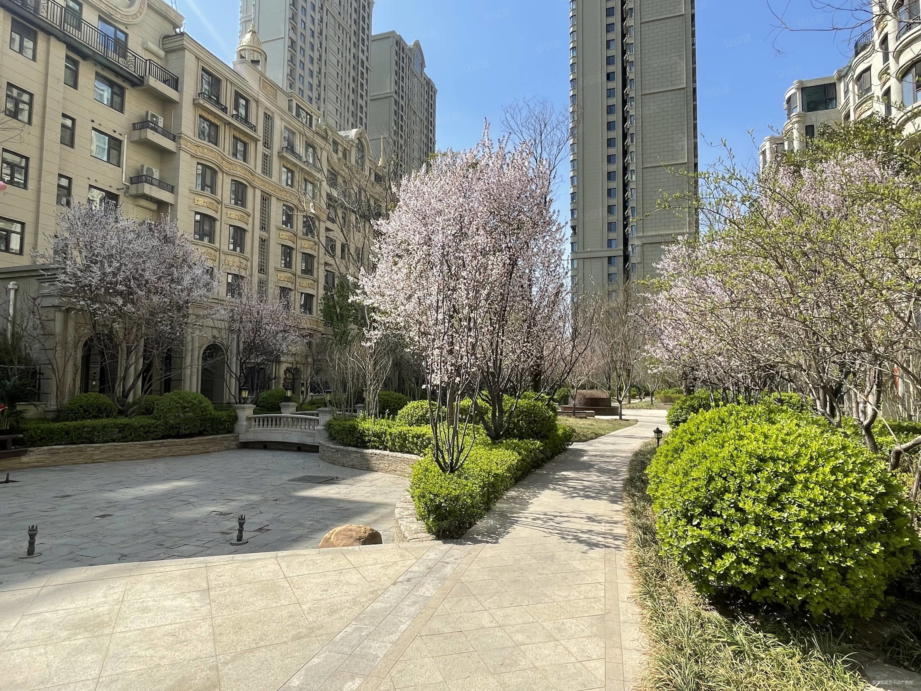 天山国宾壹号3室1厅1卫88.76㎡南北130万