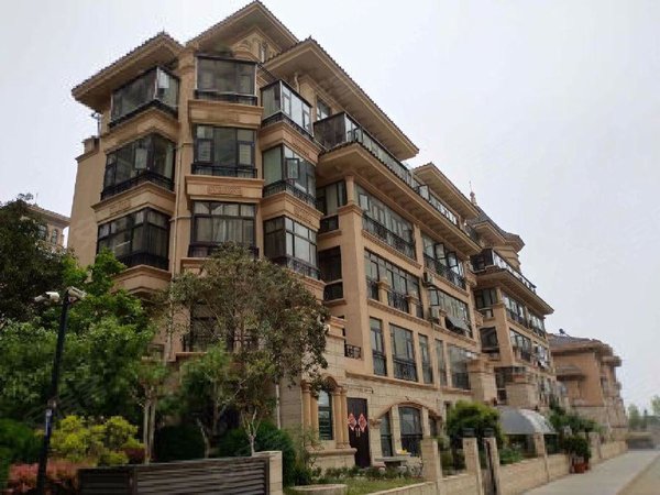 河景大平层新港龙庭精装四室带车位全套家具家电随时看房