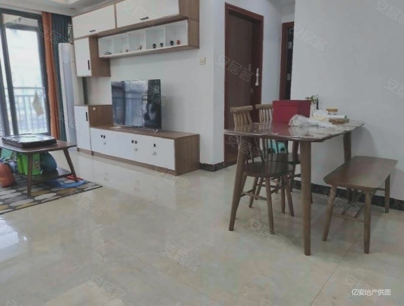 雅庭苑次顶层采光观景好双卧客厅朝南南向面