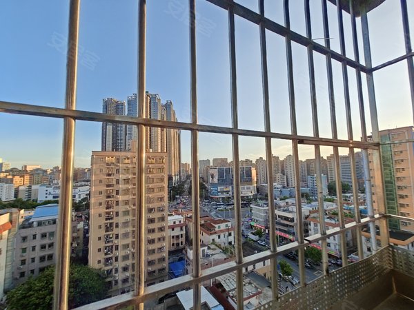 深圳南山桃园华昌大厦放心租 11号线 南山站 华昌大厦 奢华一房带阳台