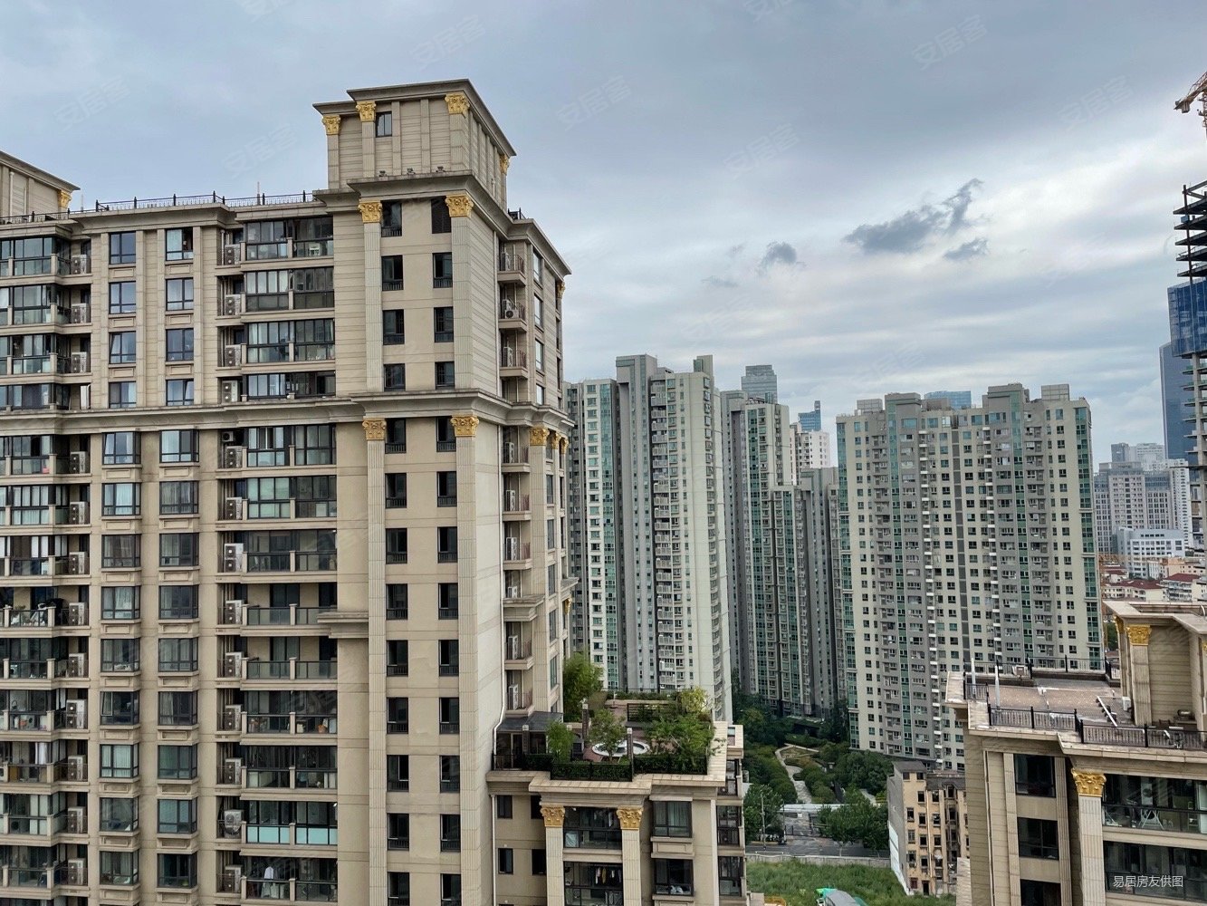 上海房产网>上海二手房>静安二手房>江宁路二手房>君御豪庭>