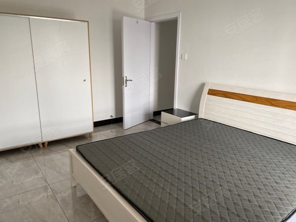 福州福清玉屏千面山小区千面山小区 4室2厅2卫出租房源真实图片