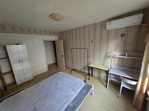青岛城阳家佳源向阳小区C区(城阳)万达旁主卧带空调 租 包水网物业费只交电费 可短租可月付出租房源真实图片