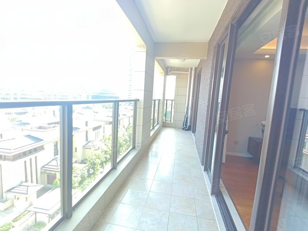 格力海岸(三期) 5室2厅3卫 电梯房 精装修190平米,高新区租房-珠海58