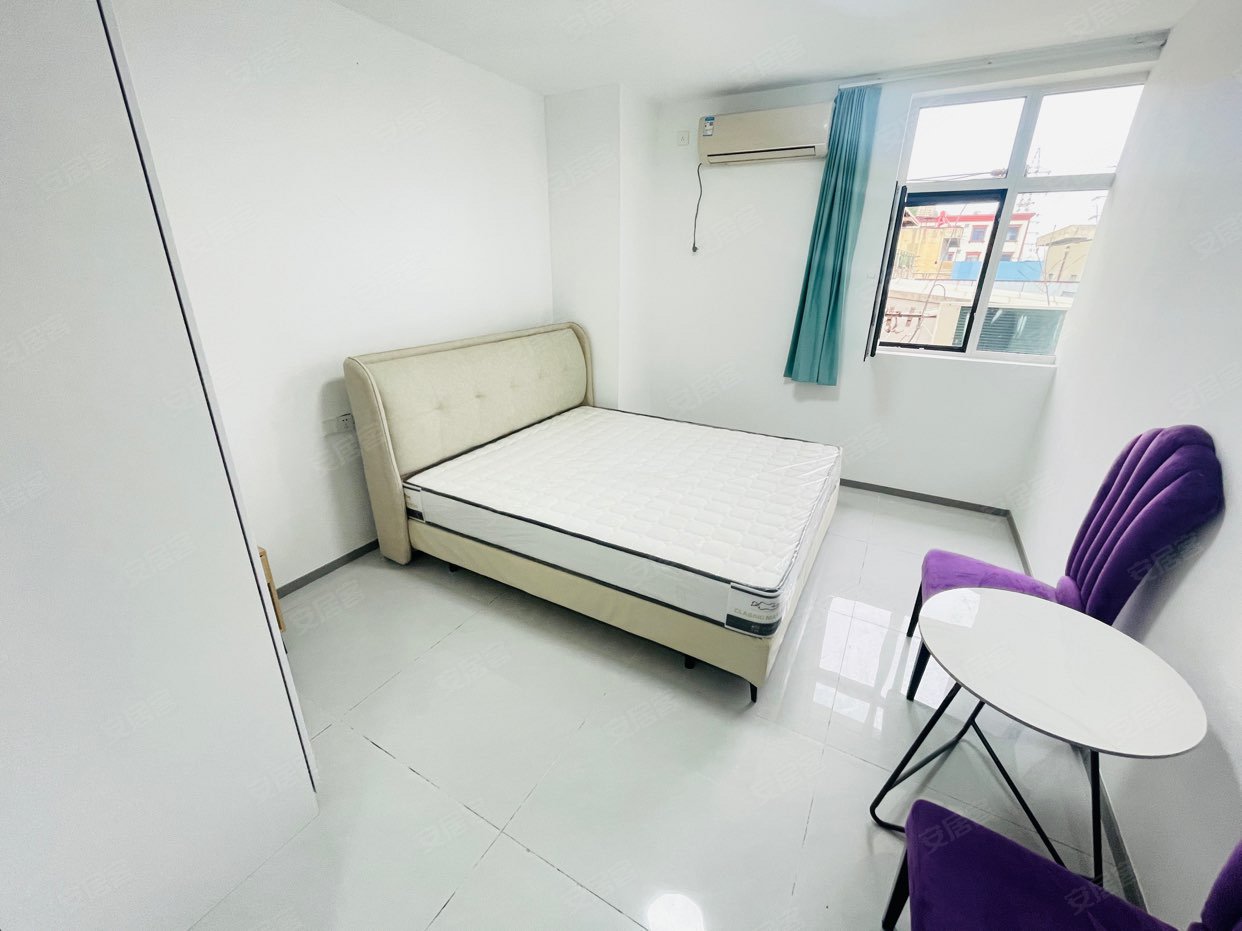 无中介餼号线新立地铁口押一付一精装修拎包入住