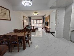 防城港港口中央商务区钻石园103平 3房2卫 精装修 木制沙发 客厅带空调干净整出租房源真实图片