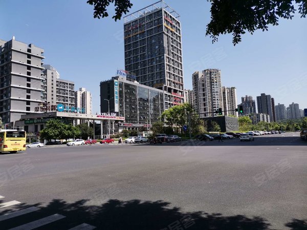 重庆渝北龙头寺仁安龙城国际(一期)龙头寺(地铁口纯写字楼2800)繁华