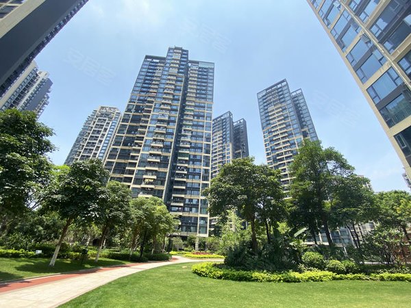 深圳龙岗大运京基御景中央花园(一期)大运体育馆旁16号线地铁口 装修